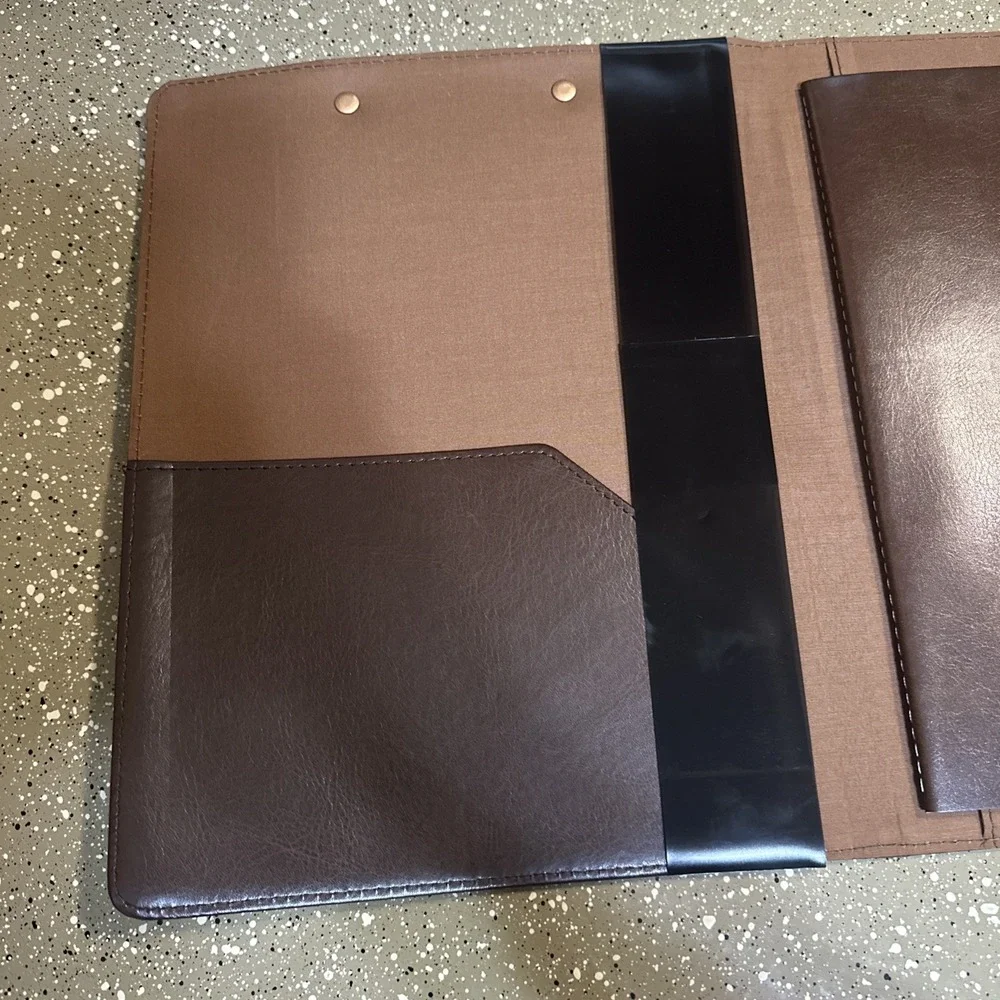 AT-A-GLANCE My Month 2025 Clipboard Planner Dark Brown Faux Leather YP600-09‎